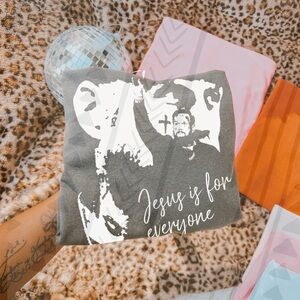 Gray Graphic Tshirt Jelly Roll Jesus Loves Everyone Shirt XS-3X